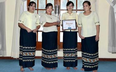 EMS Myanmar receiving their Bronze performance award